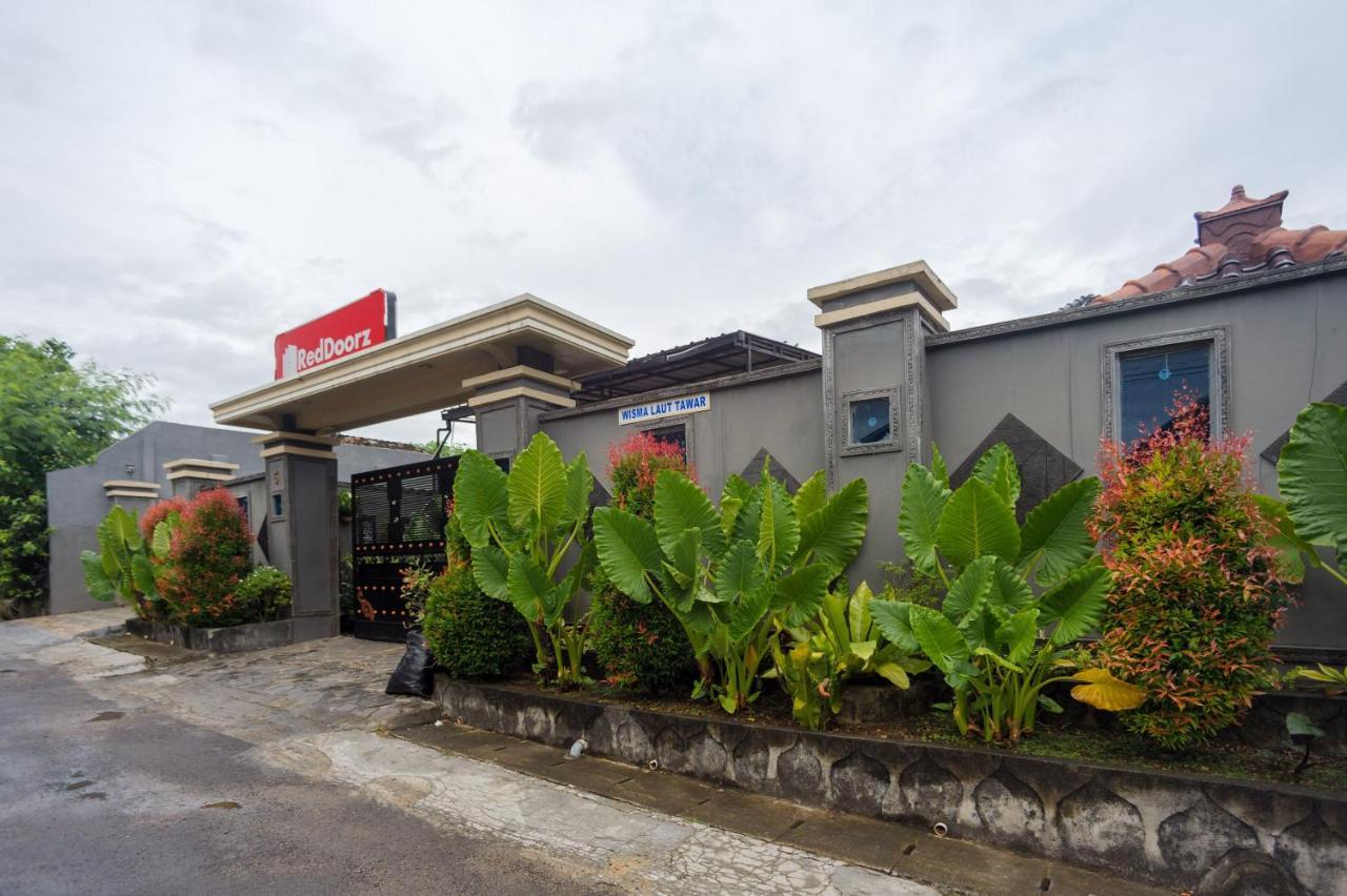 Reddoorz Syariah Near Rs Advent Bandar Lampung Hotel Exterior photo