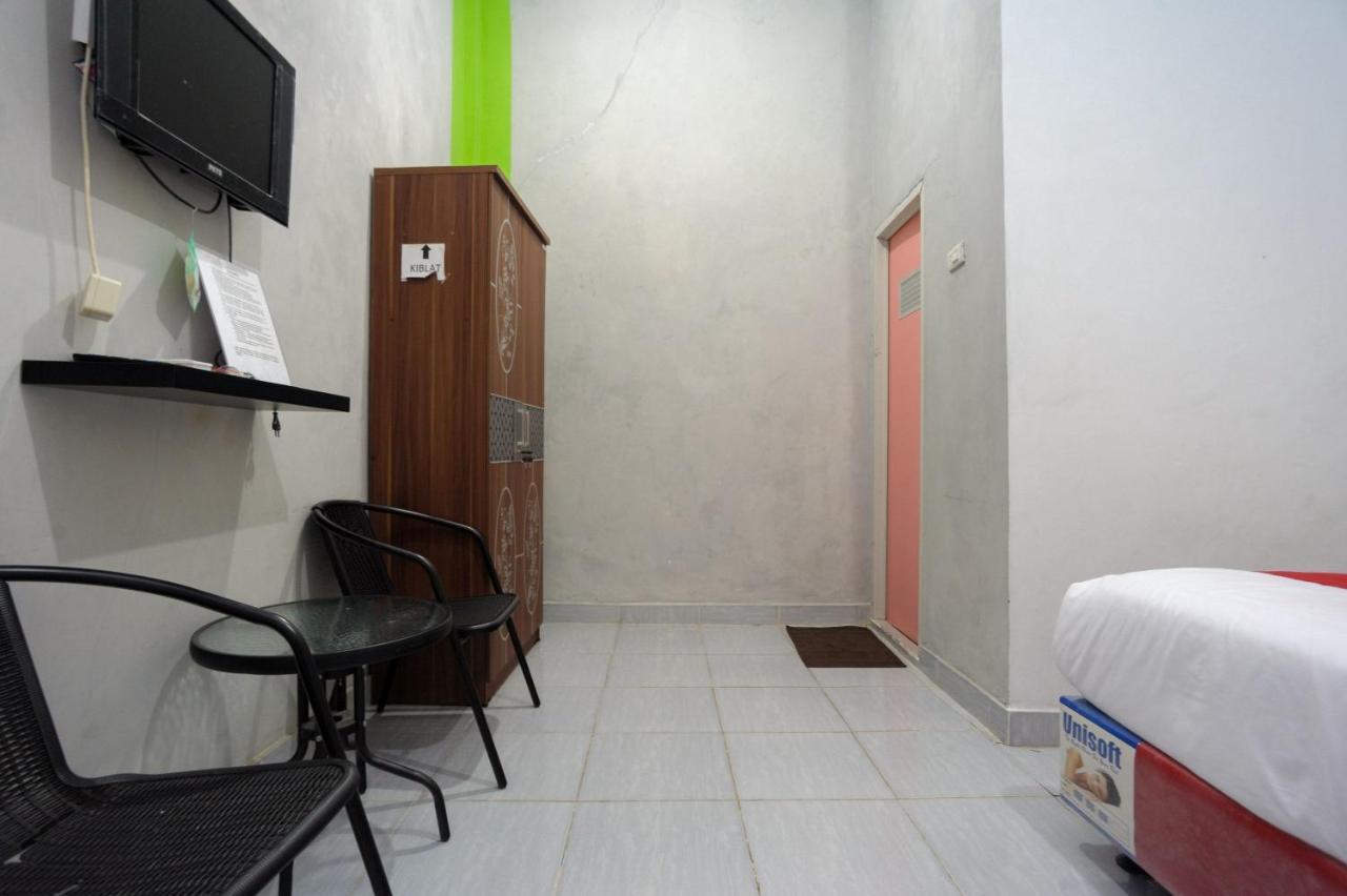 Reddoorz Syariah Near Rs Advent Bandar Lampung Hotel Exterior photo